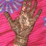 tatoueuse-indienne-pose-de-henne-mehendi-pour-mariage