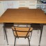 table-formica-2-chaises-assorties