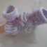 tricot-bebe-chaussons-coloris-mauve-en-laine-fait-main