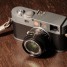 appareil-photo-leica-m-e-m9-gordy-s-camera-strap-2-spare-batteries