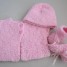cardigan-rose-et-chaussons-tricot-bebe-laine-fait-main