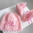 bonnet-chaussons-roses-bebe-tricot-laine-fait-main