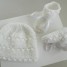 bonnet-chaussons-blancs-bebe-mixte-tricot-laine-fait-main