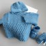 tricot-bebe-trousseau-bleu-charron-a-torsades-en-laine-fait-main