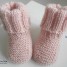 tricot-bebe-chaussons-merinos-rose-poudre-layette-tricot-bebe-fait-main