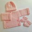 ensemble-tricot-bebe-modele-layette-tricote-main-sur-opla