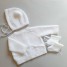 ensemble-tricot-bebe-modele-layette-tricote-main-sur-opla